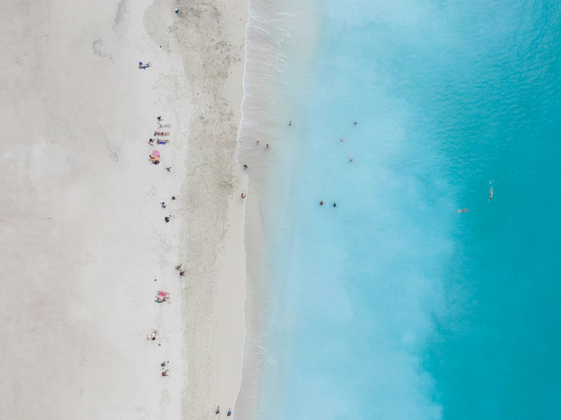Viagens para Cabo Verde — praia de areia branca e mar turquesa